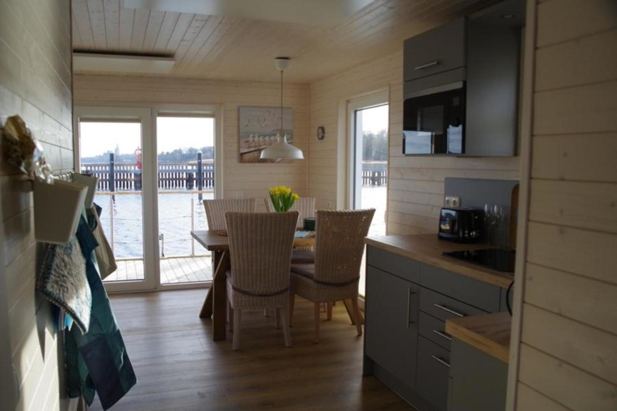 Hausboot Liliput Hotel Stralsund Exterior photo