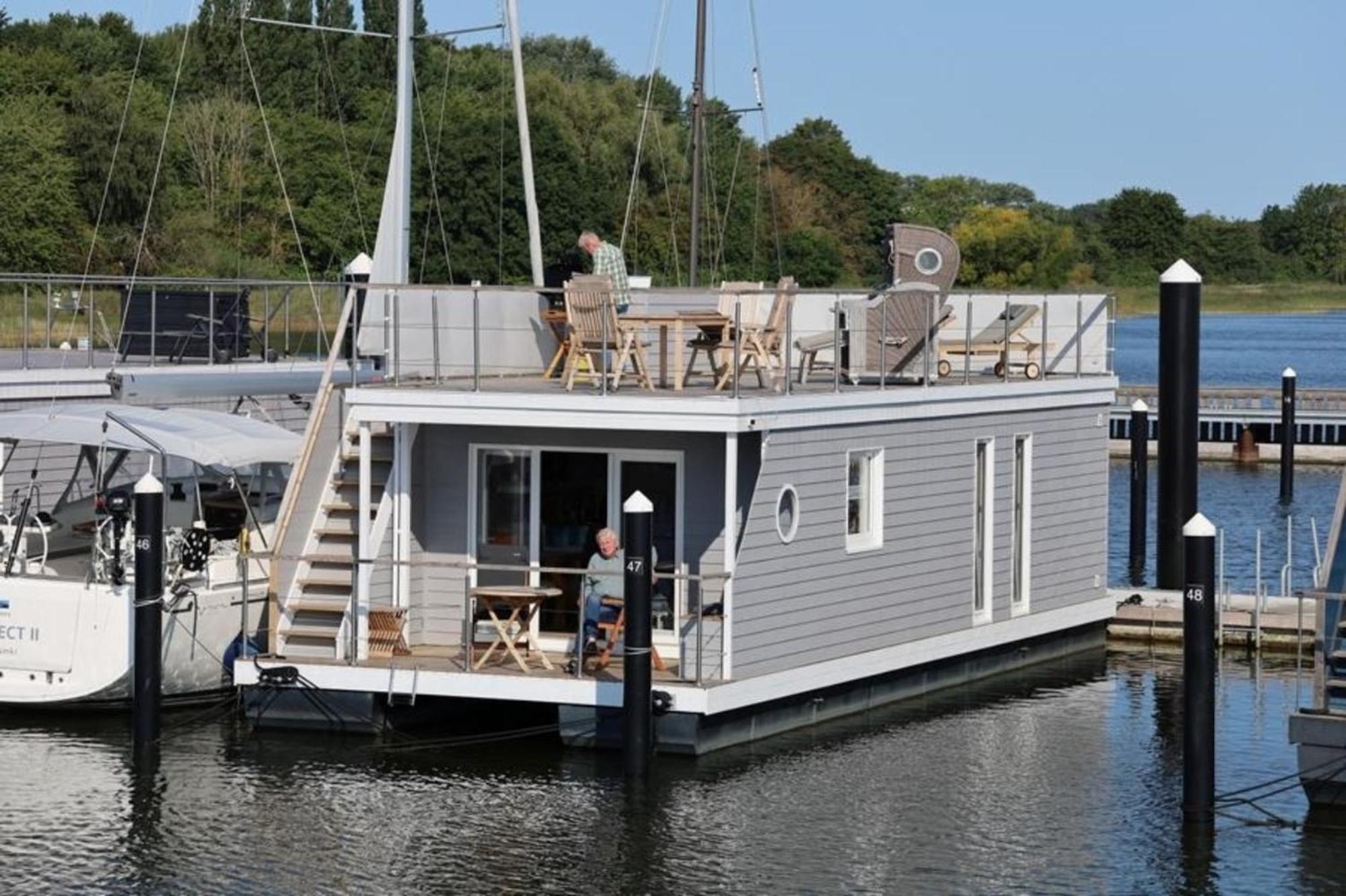 Hausboot Liliput Hotel Stralsund Exterior photo